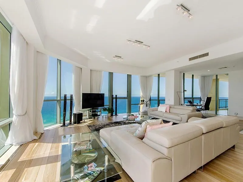 Style And Amazing Views-Sub Penthouse Apartment Gold Coast